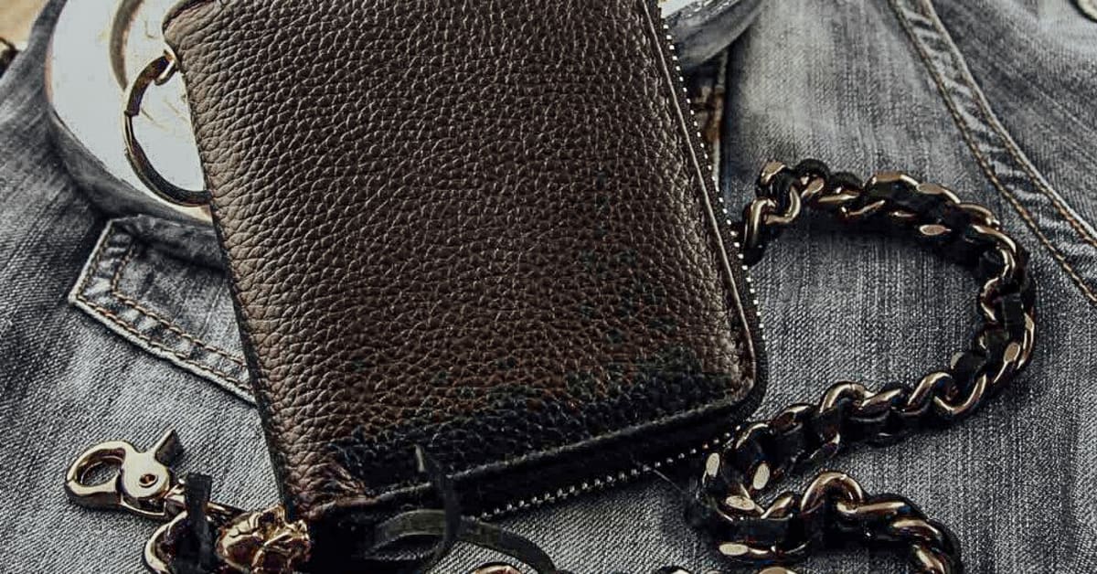 The Rise of Wallet Chains from Function to Fashion