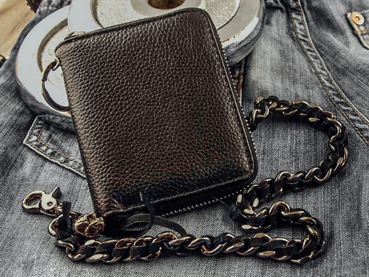Everything You Need To Know About Wearing Wallet Chains 2021