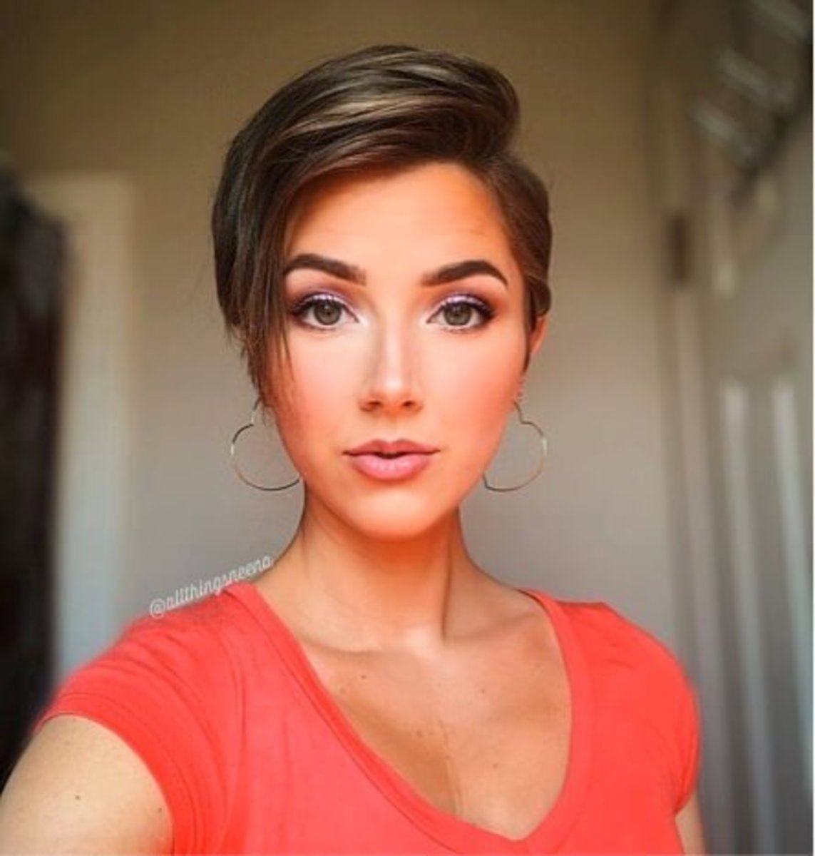 10 Sexy Short Haircuts That Are Just In Time for the Holidays - LA ...