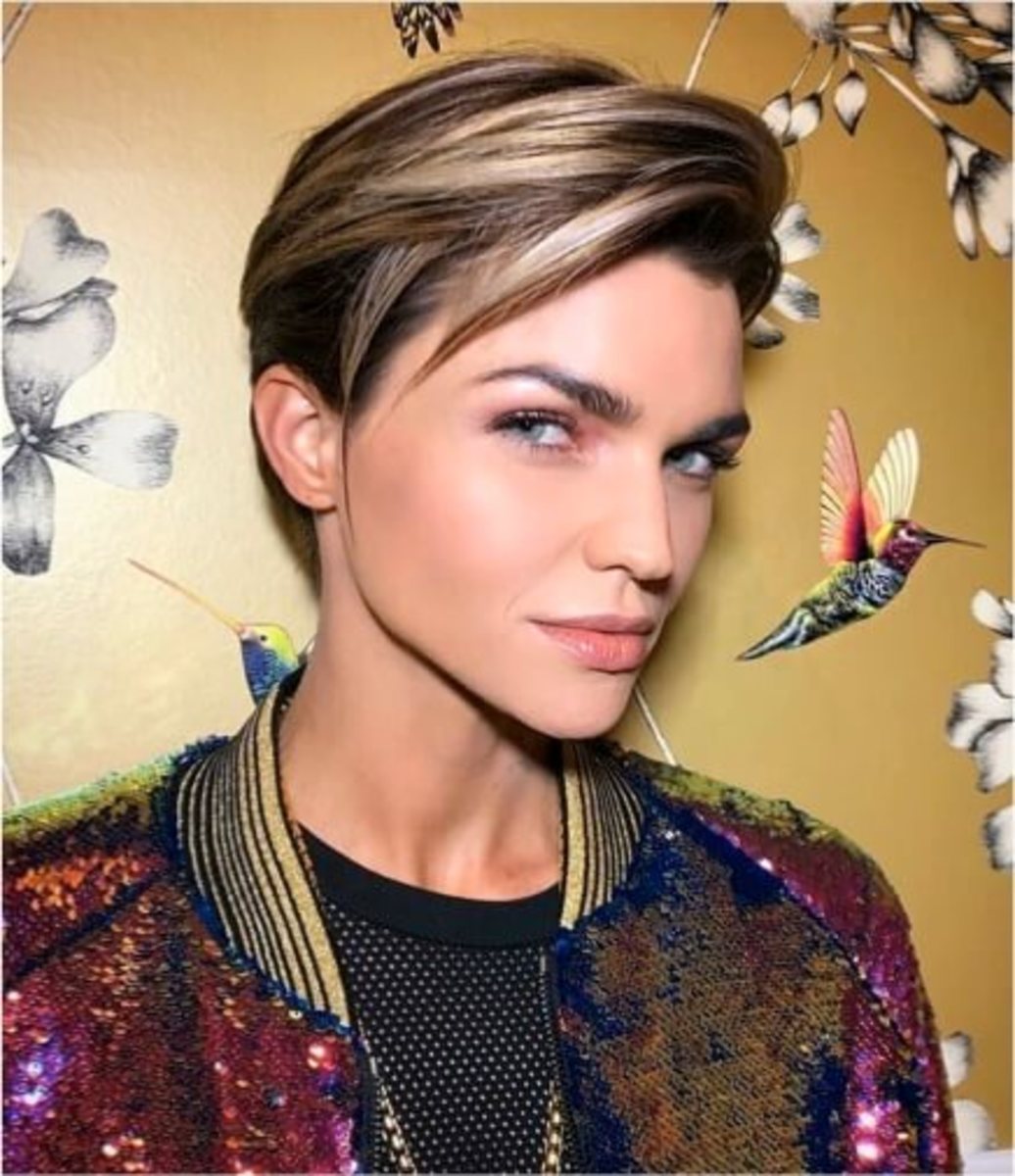 10 Sexy Short Haircuts That Are Just In Time For The Holidays La Progressive